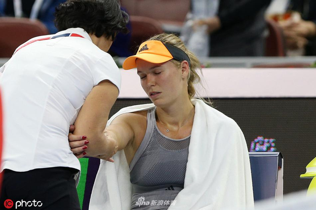 足球场上的 足球场上的